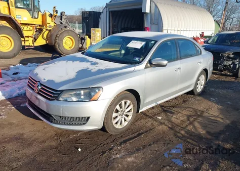 2013 Volkswagen Passat S z USA, uszkodzony, nr VIN 1VWAP7A3XDC130063